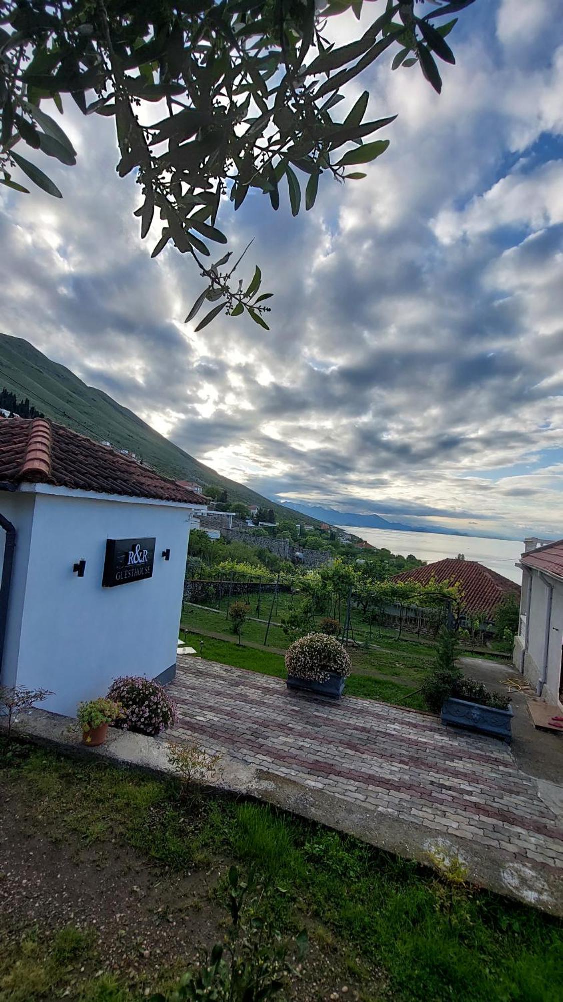 R&R Gesthouse Hotel Široka Eksteriør billede