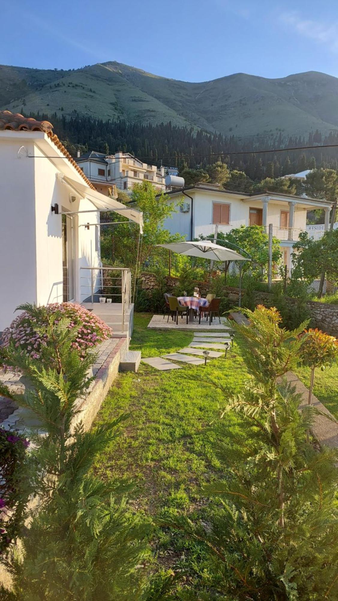 R&R Gesthouse Hotel Široka Eksteriør billede
