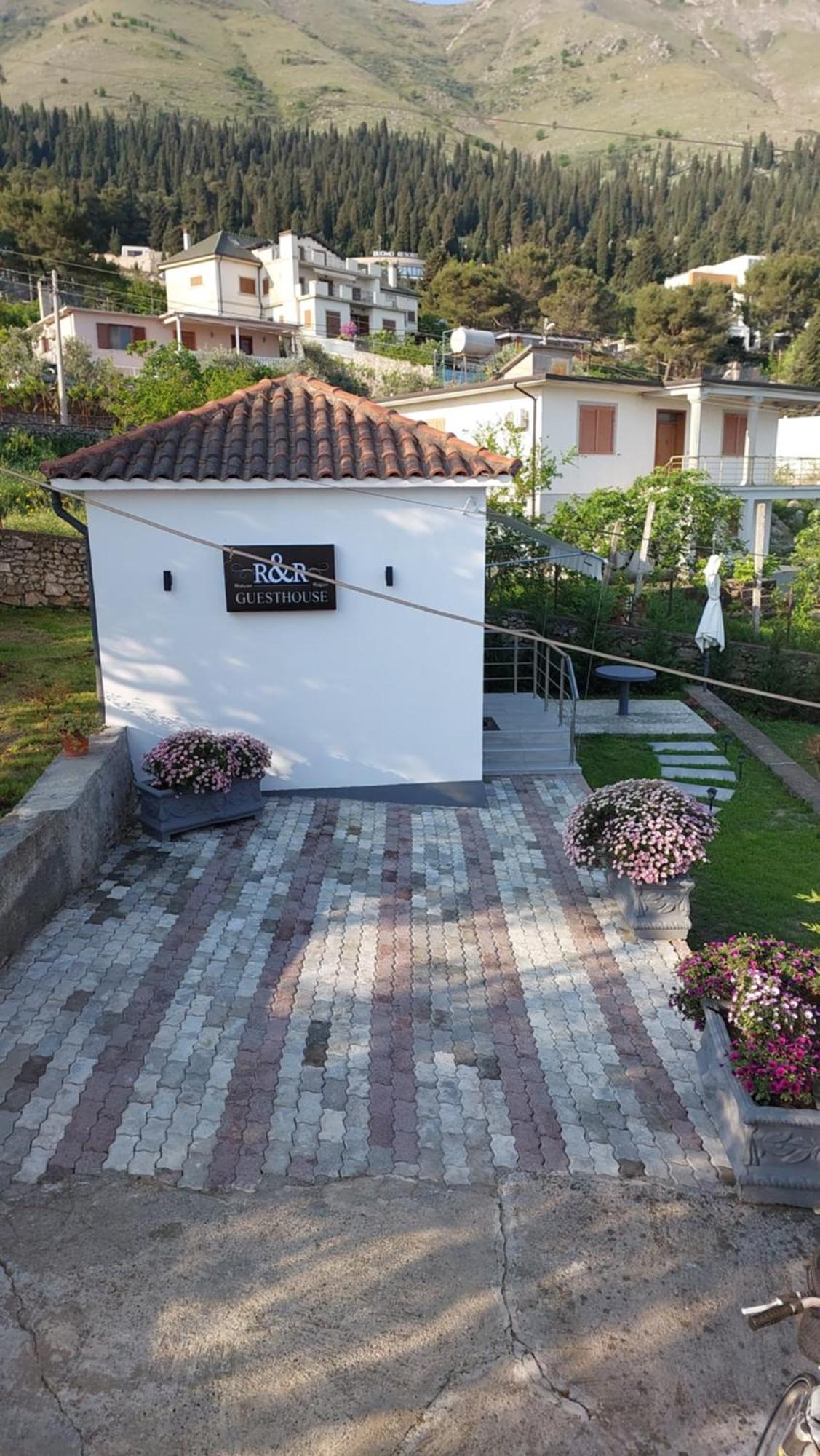 R&R Gesthouse Hotel Široka Eksteriør billede