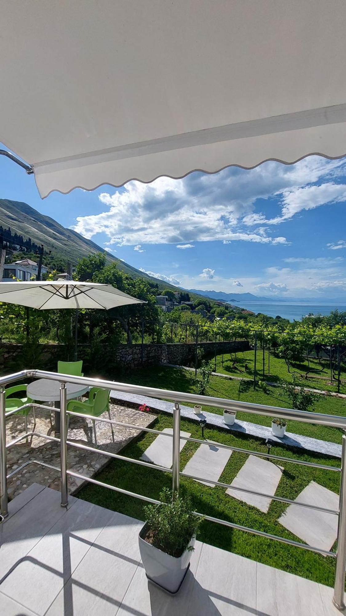 R&R Gesthouse Hotel Široka Eksteriør billede