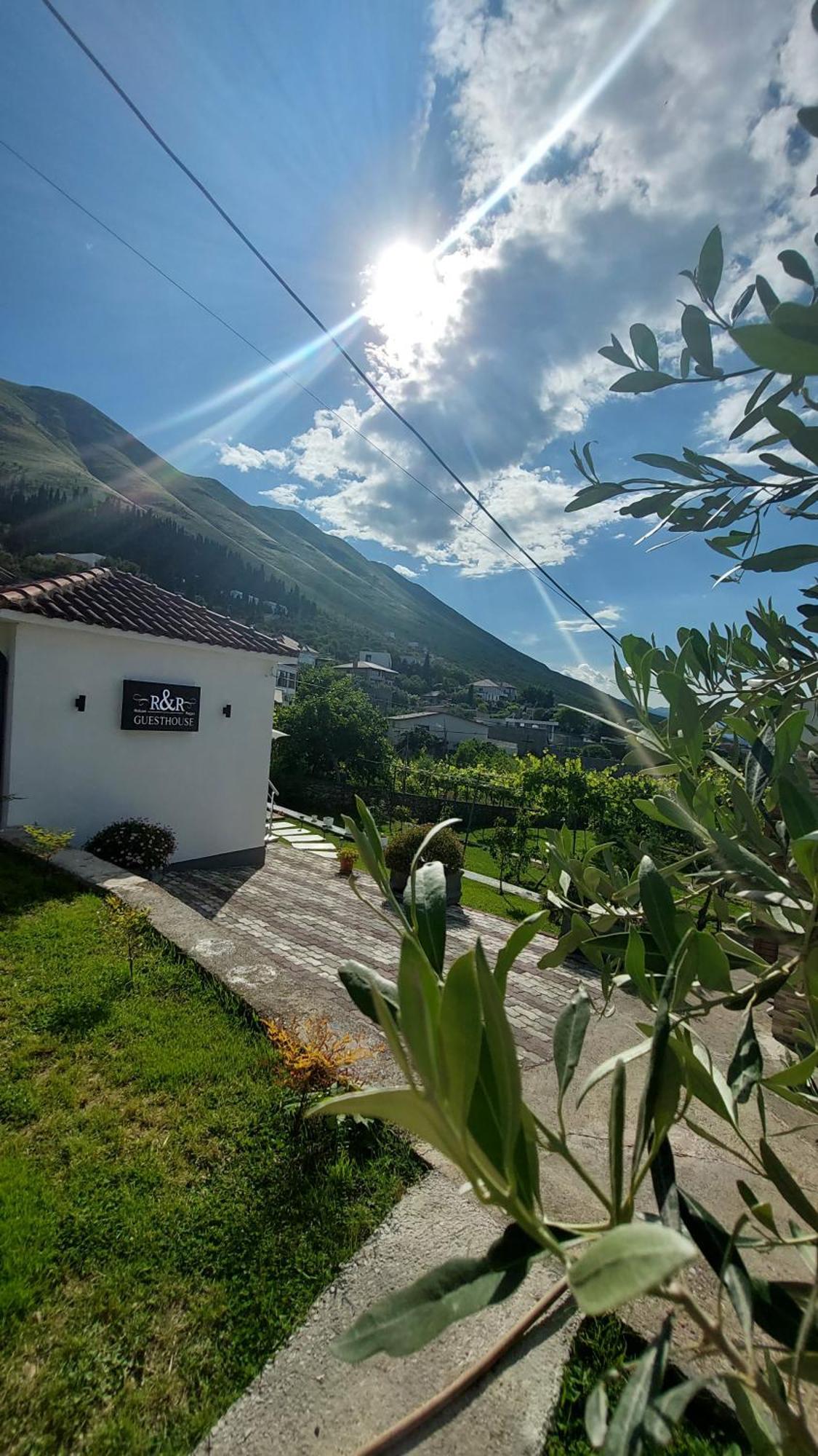 R&R Gesthouse Hotel Široka Eksteriør billede
