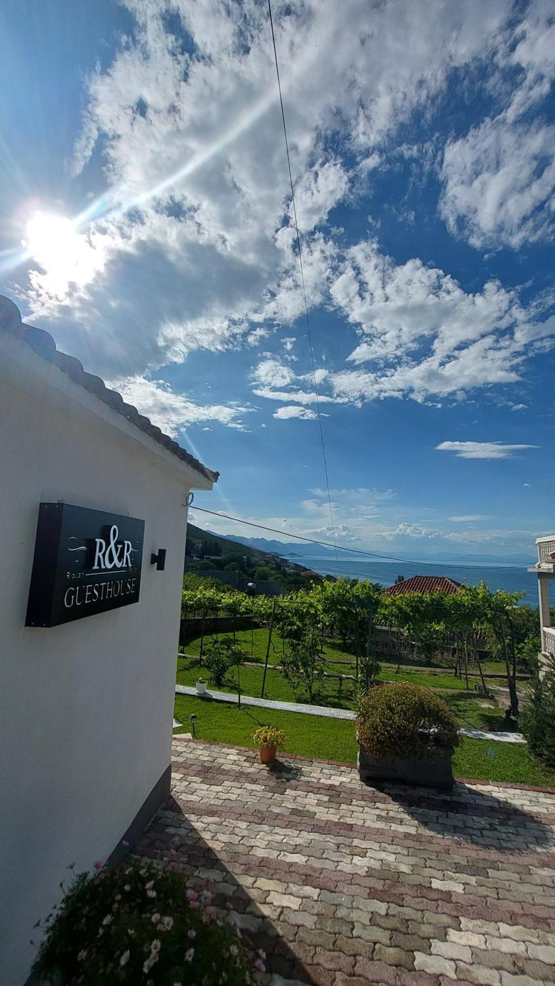 R&R Gesthouse Hotel Široka Eksteriør billede