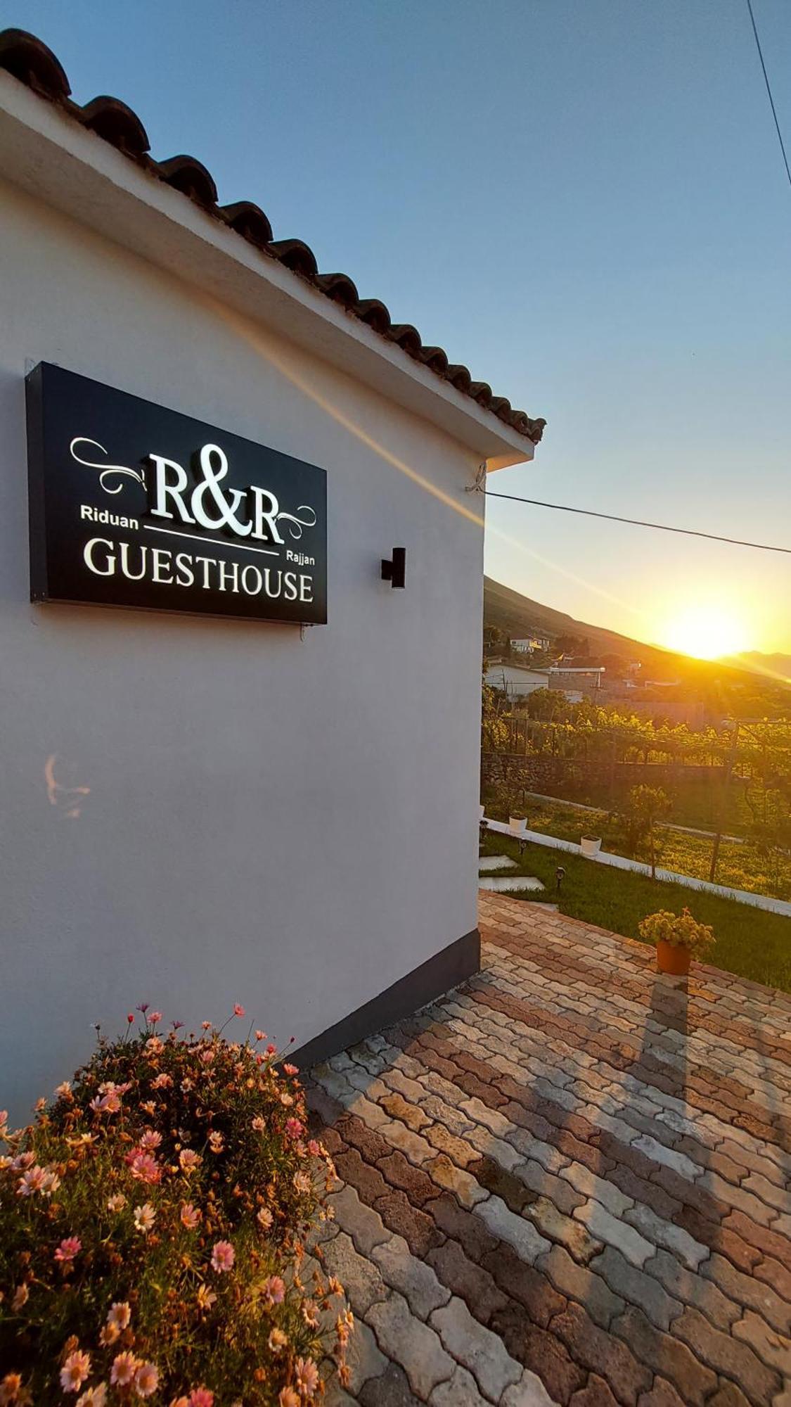 R&R Gesthouse Hotel Široka Eksteriør billede