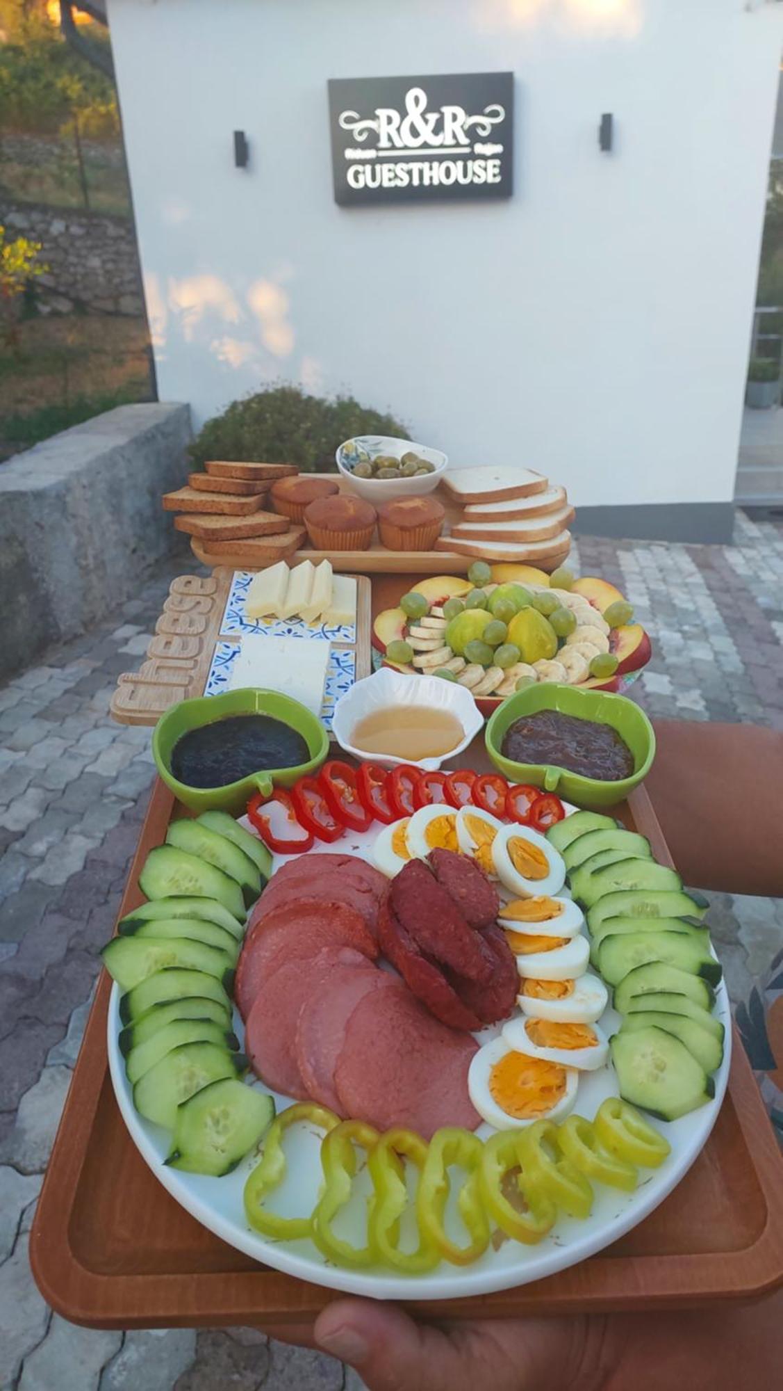 R&R Gesthouse Hotel Široka Eksteriør billede