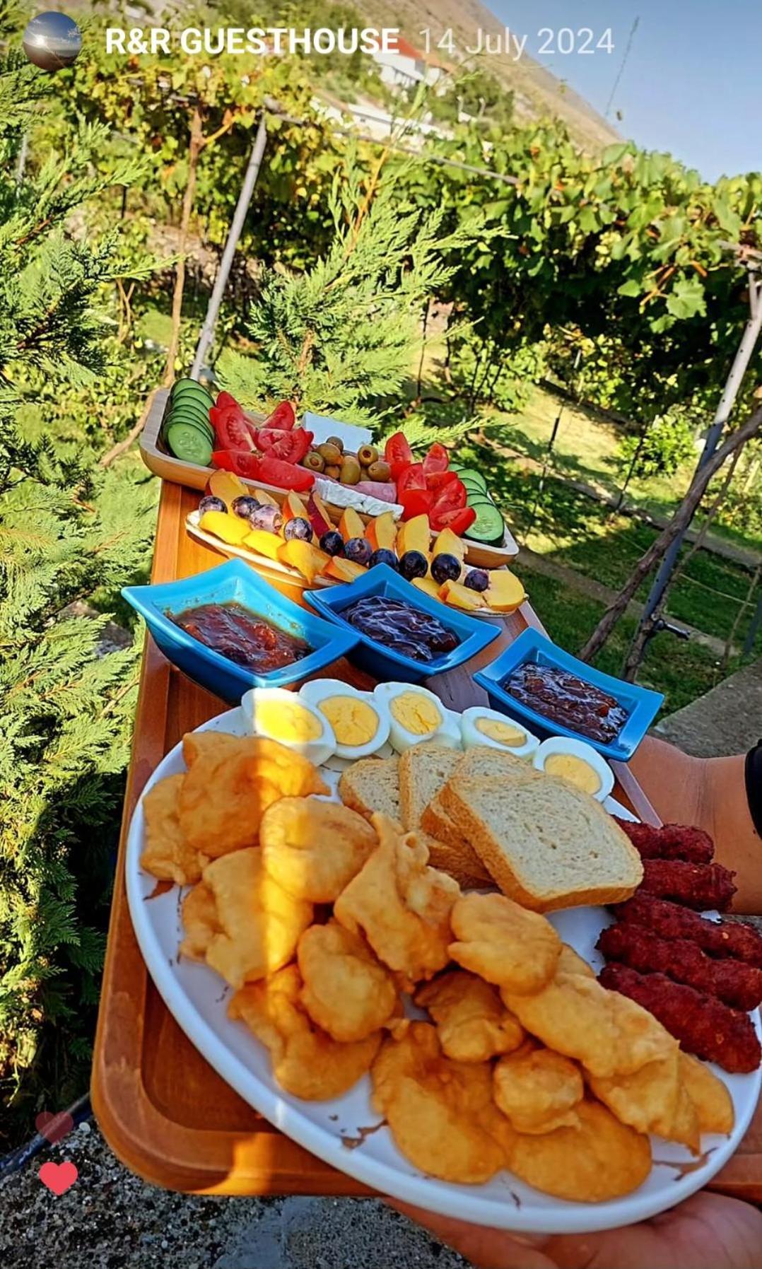 R&R Gesthouse Hotel Široka Eksteriør billede